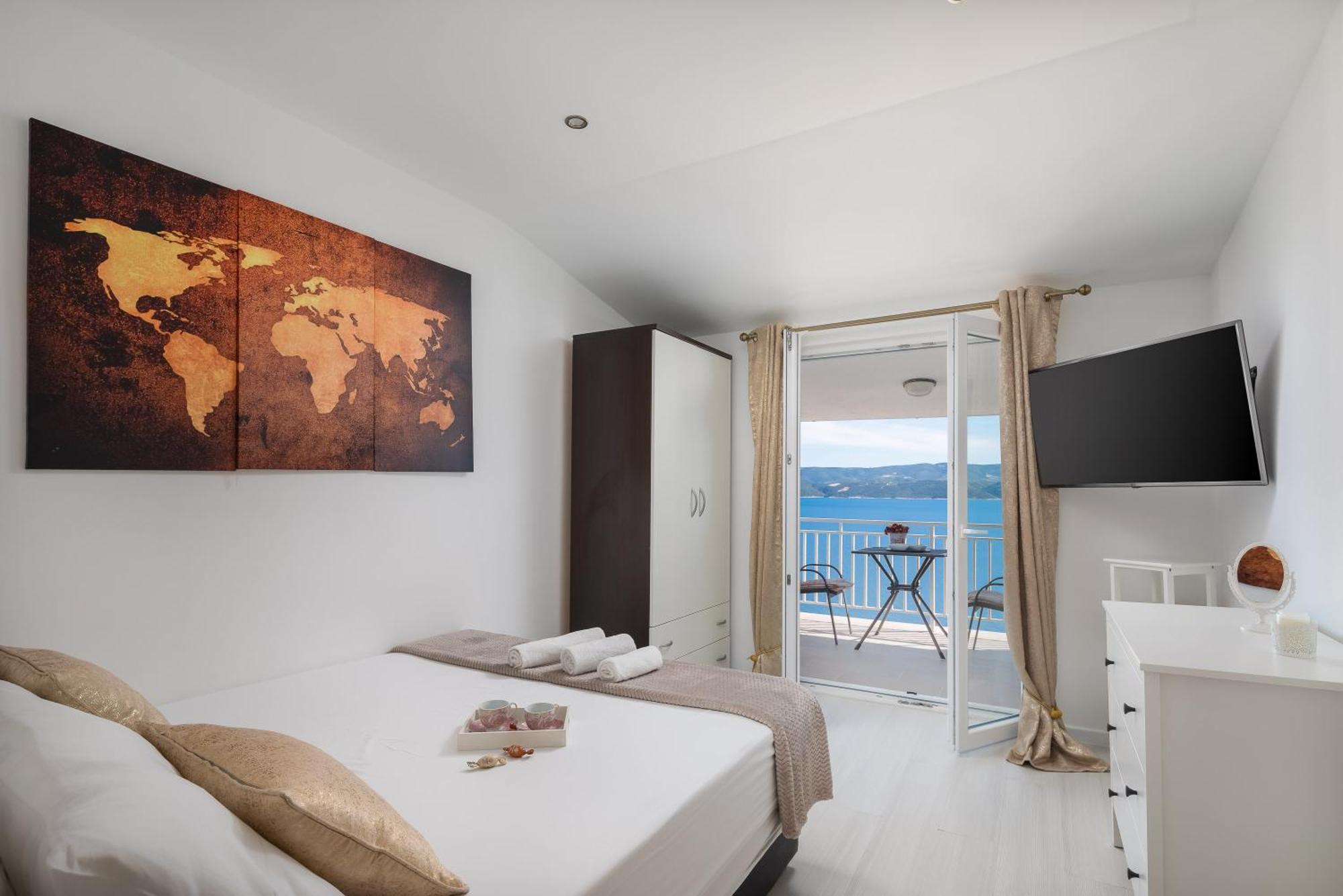 Luxury Seafront Villa With Heated Pool, Jacuzzi, Sea View, 150 M From Beach Stanici Kültér fotó