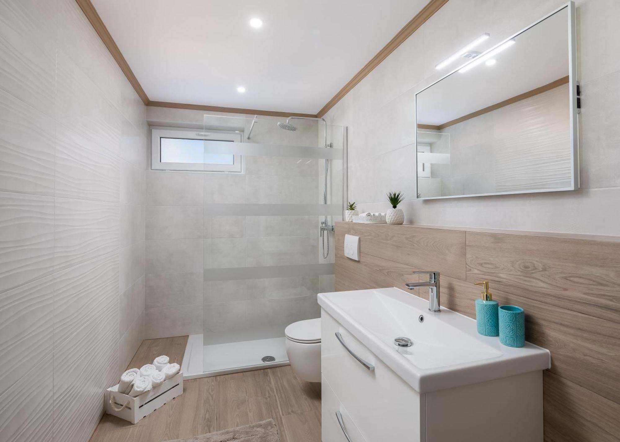 Luxury Seafront Villa With Heated Pool, Jacuzzi, Sea View, 150 M From Beach Stanici Kültér fotó