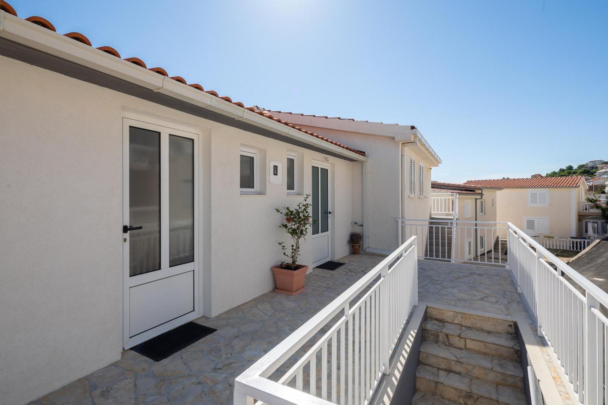 Luxury Seafront Villa With Heated Pool, Jacuzzi, Sea View, 150 M From Beach Stanici Kültér fotó