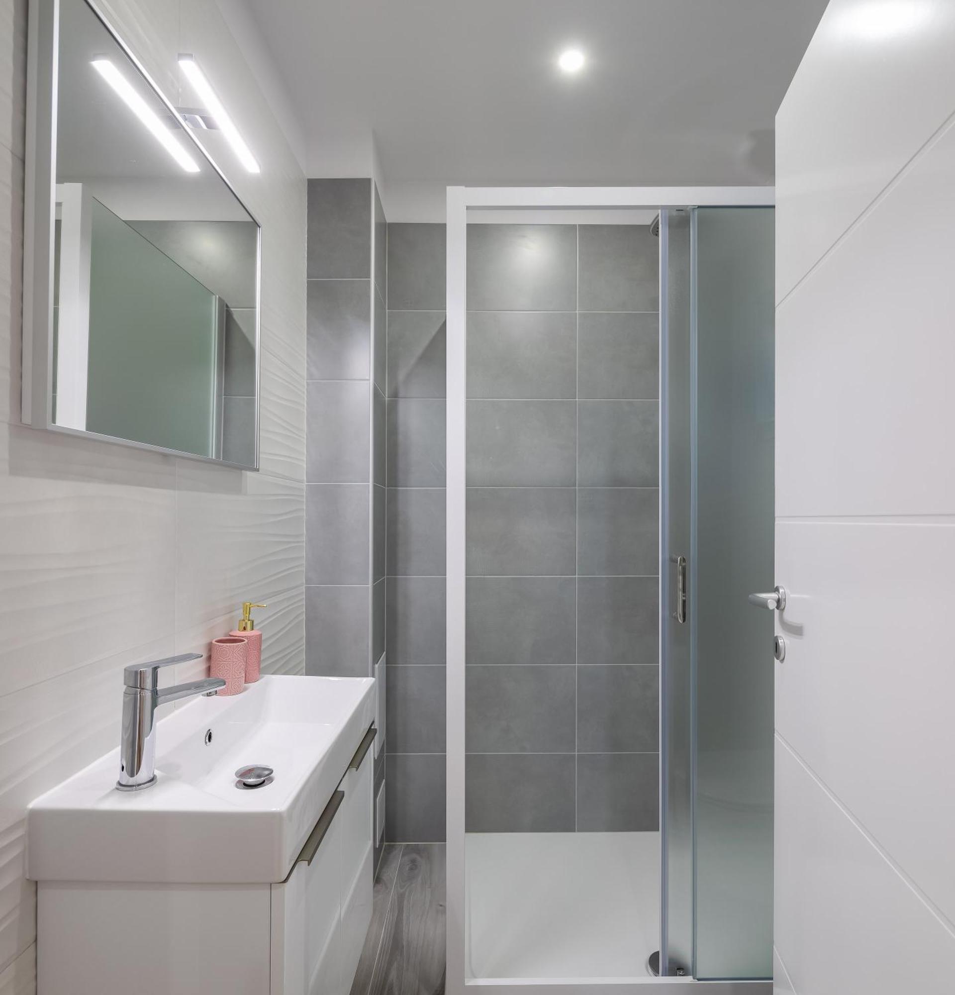 Luxury Seafront Villa With Heated Pool, Jacuzzi, Sea View, 150 M From Beach Stanici Kültér fotó