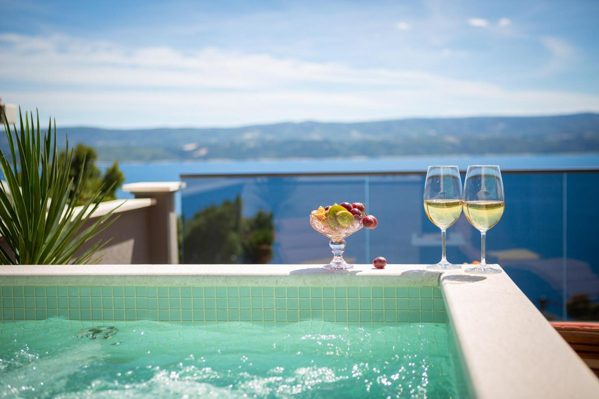 Luxury Seafront Villa With Heated Pool, Jacuzzi, Sea View, 150 M From Beach Stanici Kültér fotó